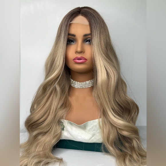 Blonde Lace Front Wig – Long Wavy Ombre Wig with Natural Hairline 28 In - Picture 3 of 11